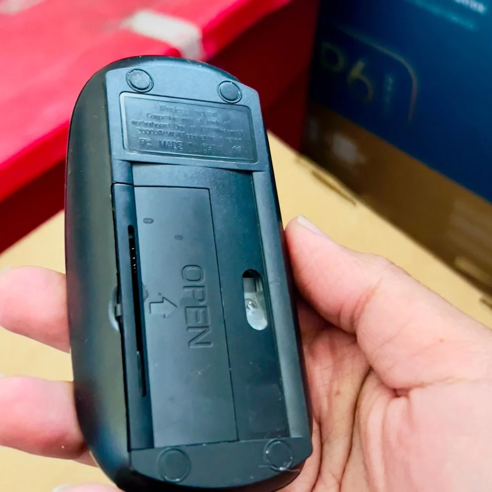 Sleek Black Wireless Mouse